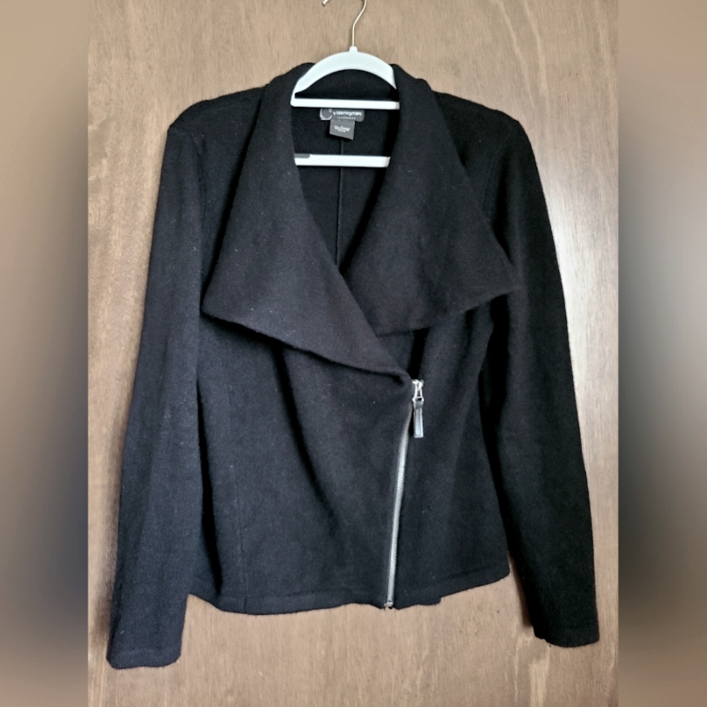 C by Bloomingdale's Cashmere Sweater 🖤